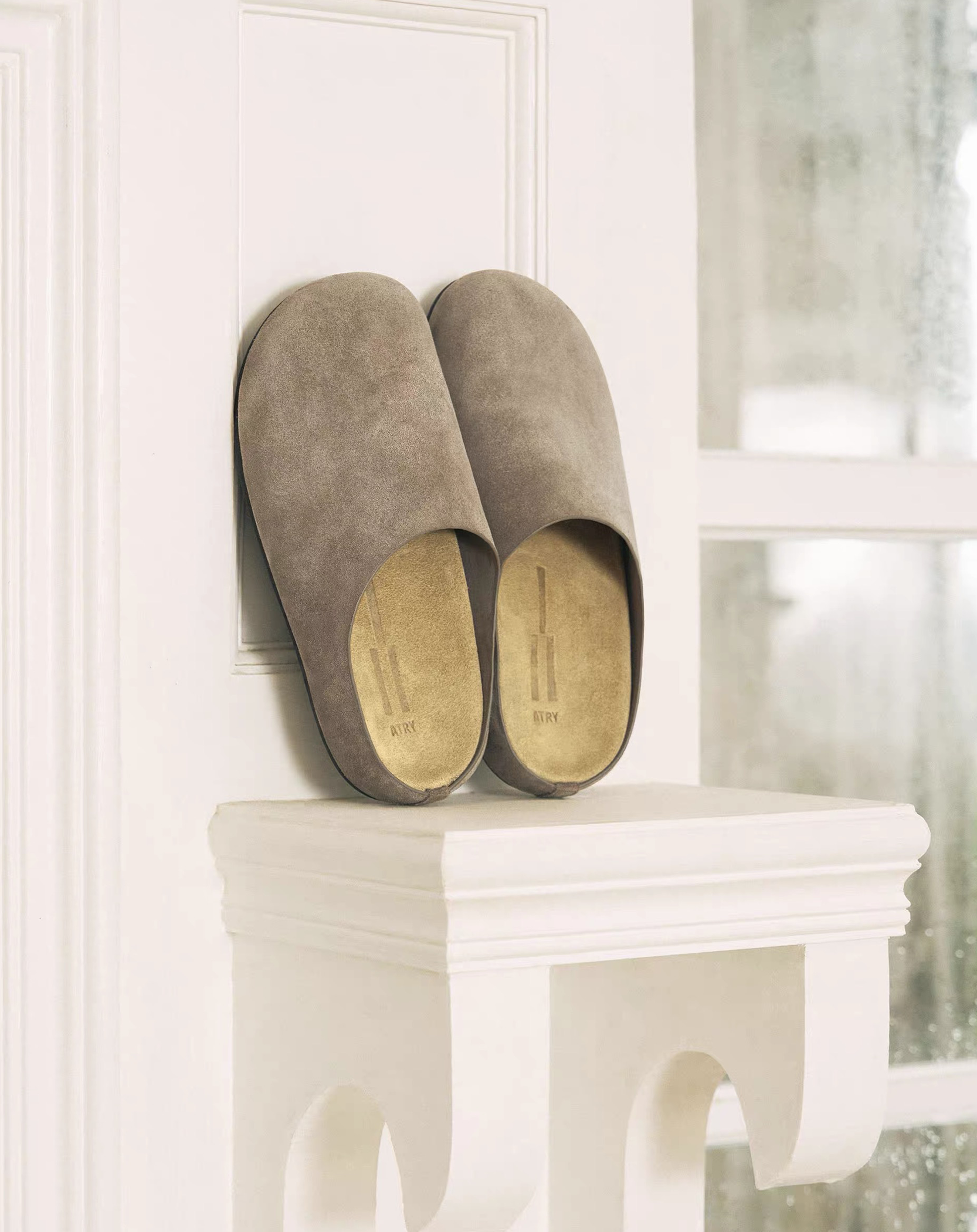 ATRY BROWN COMFORT CLEAN FOOTBED CLOGS